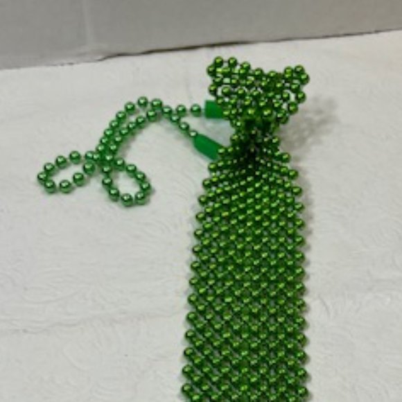 St Patrick's Day Hat, Tie, Bandana, Beads, Green Rubber Bracelet Package Lot - Picture 10 of 13